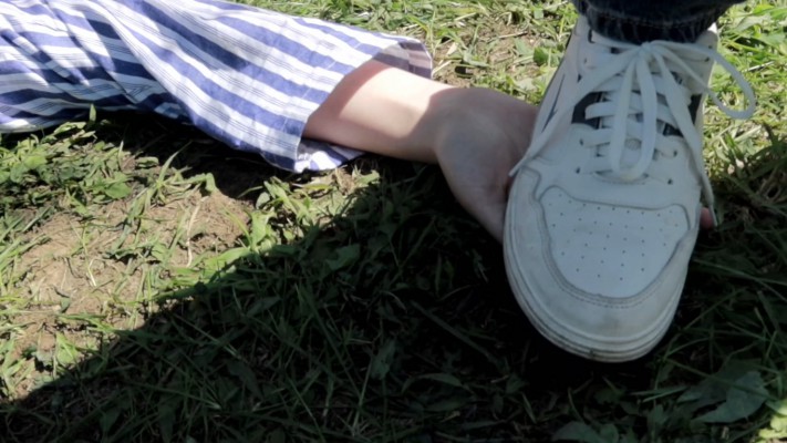 【超级女M】三女神苞米地处刑女奴_绳艺库视频下载