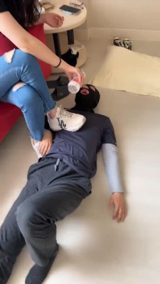 【槿一】晨调恋足狗/舔脏鞋喂食 bf27930_绳艺库视频下载