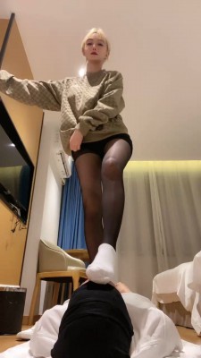 套路直播视频【千条姐】精神小妹原味白袜+小白鞋+黑丝气味羞辱【完整版】bf26496_绳艺库视频下载