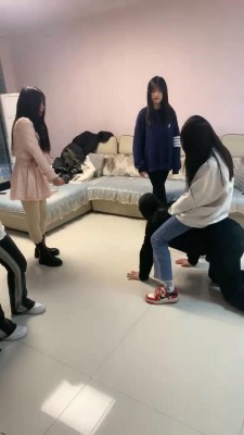 套路直播视频【精神小妹】耳光鞋底抽打/全体重踩踏 bf23839_绳艺库视频下载