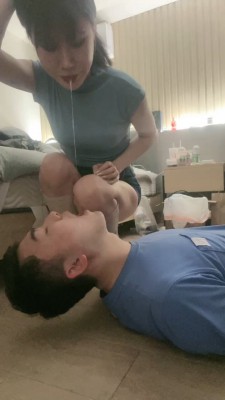 套路直播视频【墨瞳】长靴踩虐-吃拉丝口水【完整版】 bf26641_绳艺库视频下载