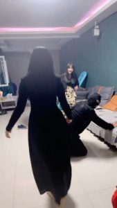 套路直播视频【精神小妹】素人S艺术踢踹-灌圣水 bf26623_绳艺库视频下载