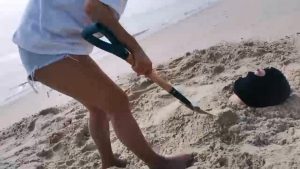 【妲己】沙滩活埋狗奴 bf20308_绳艺库视频下载