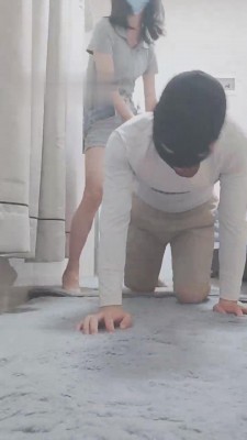 【灵竹】高跟肉丝踩踏脚奴 bf11826_绳艺库视频下载