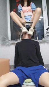 【丫丫】高帮鞋+高跟鞋全体重踩踏 bf22557_绳艺库视频下载