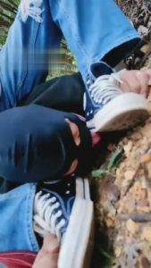 【艺术美学】小树林骑乘/舔鞋底/遛狗/吃泥巴/踩头 bf2427_绳艺库视频下载