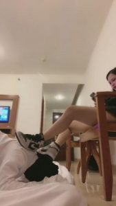 【甜依】夜跑回来让狗舔我脏鞋 bf5609_绳艺库视频下载