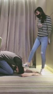 【若依】AJ鞋踩死狗司机 bf5999_绳艺库视频下载