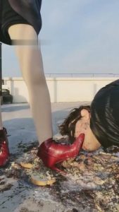 【傲柔】户外喂食吃泥巴/圣水舔鞋 bf9063_绳艺库视频下载