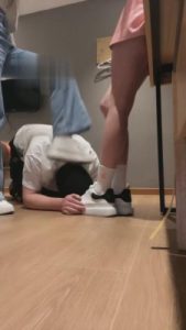 【新人韵姬】首次尝试被舔脚【下】 bf4612_绳艺库视频下载