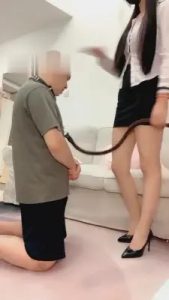 【久瑶女神】大学生S羞辱继父 G-210716-14_绳艺库视频下载