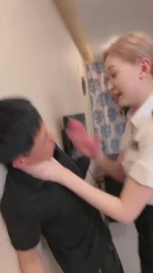 【二宝】素人姐姐艺术踢踹狗奴 bf13826_绳艺库视频下载