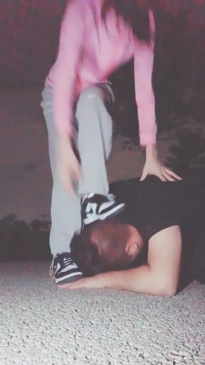 【美娜格格s】户外AJ素人遛狗奴 bf19590_绳艺库视频下载