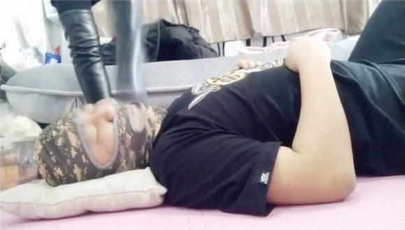 傲柔-调教前来找虐的超贱男_绳艺库视频下载