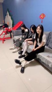 套路直播视频【精神小妹】精彩-3S-花臂素人首调-踩踏骑马转胯闻袜 bf26261_绳艺库视频下载