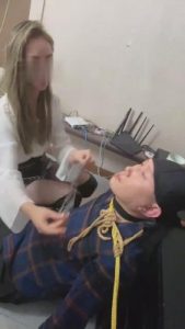 【二宝】姐妹花囚禁3奴强制喂呕吐物/圣水 bf12544_绳艺库视频下载