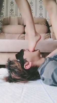 【傲柔】全体重深喉双脚插吐 bf8140_绳艺库视频下载