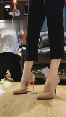 【宇婉莹】两双CL才拆箱物化人形犬 bf1115_绳艺库视频下载