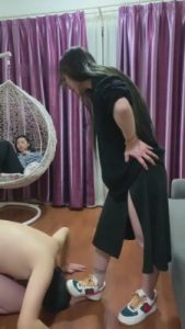 【领主老大】重刑奴耳光虐乳全体重窒息 bf9070_绳艺库视频下载