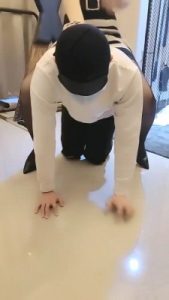 套路直播视频【美杜莎】圣水转胯调狗 bf23675_绳艺库视频下载