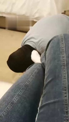 【伊洛S】圈养狗奴白袜伺候 bf18392_绳艺库视频下载