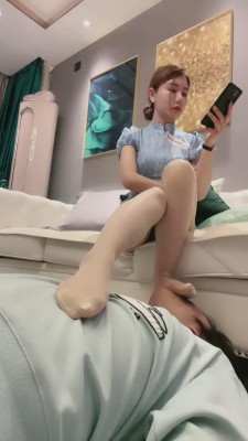 【沈阳妮可】车模的人肉脚垫 bf11812_绳艺库视频下载