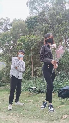 套路直播视频【美娜格格】剧情-卖花女暴揍猥琐男/白袜深喉/转胯/腿绞 bf24625_绳艺库视频下载
