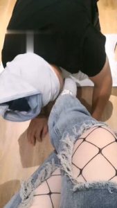 【甜音】舔脏小白鞋臭网袜 bf17981_绳艺库视频下载