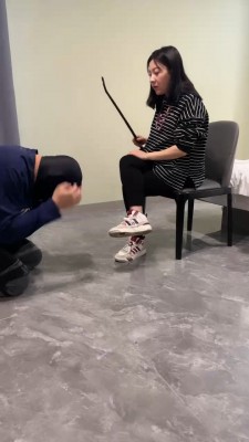 套路直播视频【彼岸花S】重度鞭打运动鞋踩踏刑虐 bf26262_绳艺库视频下载