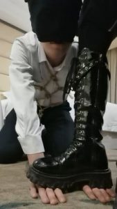 套路直播视频【枭枭】口球塞嘴长靴碾压 bf23981_绳艺库视频下载