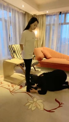 【上海赵丽颖】网红模特-长靴黑棉袜+圣水+骑马 bf22540_绳艺库视频下载