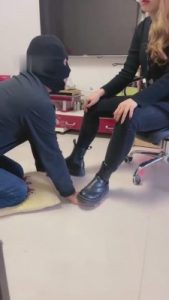 【初见】强迫舔脏短靴 bf10477_绳艺库视频下载