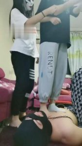 【雪碧sama】三素人小姐姐疯狂折磨迟到的狗 bf915_绳艺库视频下载