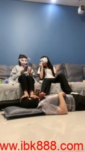 【嘟嘟S】双S学生妹白袜脚踩狗 bf23480_绳艺库视频下载