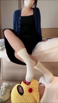 【缇米】脏鞋白袜辱脚垫/吃口水 bf27443_绳艺库视频下载