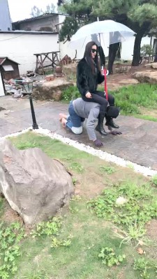 【沅芷大大】户外犬化骑马爬行/藤条抽/长靴踩踏 bf27596_绳艺库视频下载