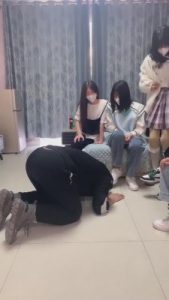 【精神小妹】精彩-群素人艺术虐狗/超爽场 bf8956_绳艺库视频下载