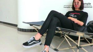 00后女主左手开工打耳光骑跨贱狗！_绳艺库视频下载