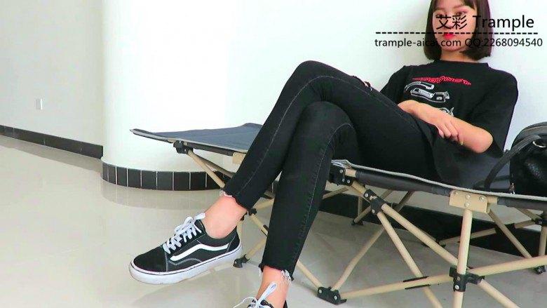 00后女主左手开工打耳光骑跨贱狗！_绳艺库视频下载