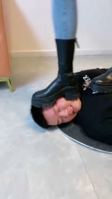 【麋鹿银儿】带素人小姐姐全体重踩狗 bf21155_绳艺库视频下载