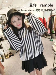 口嗨狗被洛芸扇肿了的半边脸_绳艺库视频下载