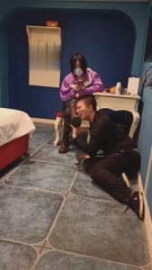 【开发素人】极致美女和闺蜜情趣酒店暴打男神 bf5164_绳艺库视频下载