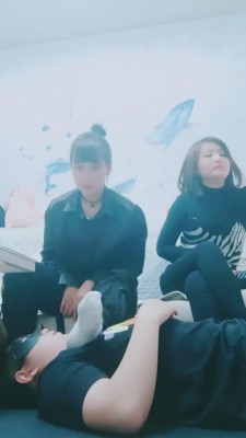 【东营天香百合】双S-精神小妹把男人踩在脚下 bf4938_绳艺库视频下载