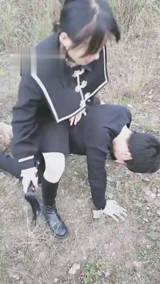 【婷婷小公主】户外sp-踩踏-圣水 bf4892_绳艺库视频下载