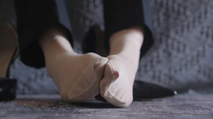 臭丝脚POV【贝琳】无处安放的脚 穿了一星期的袜子 又酸又臭又痒 YC-220906-7_绳艺库视频下载