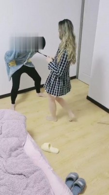 【宝儿】闺蜜合虐车展偷袜子的狗 bf3790_绳艺库视频下载