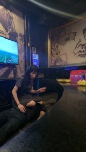 【文文】精神小妹KTV全体重踩踏-喂口水-耳光 bf26792_绳艺库视频下载