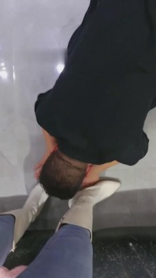 【滔滔】长靴脚下的兴奋狗_绳艺库视频下载