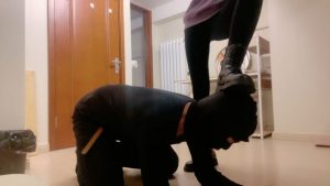 【肉肉】靴子全体重踩踏/舔脏鞋 bf22899_绳艺库视频下载