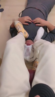 【金桔小主】帆布鞋白棉袜踩头【完整版】 bf9847_绳艺库视频下载